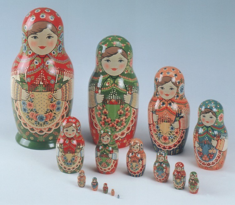 Petite Poupée Russe Matriochka Peinte à La Main - Thème Hiver Gourich